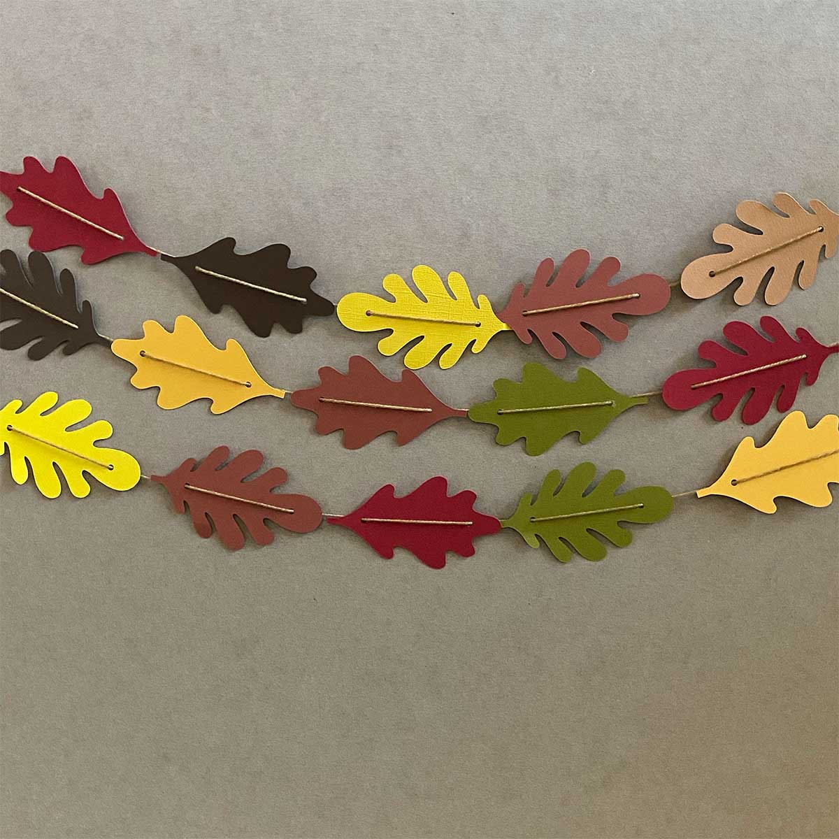 Hang-Ready Leaf Garland Templates Mozaic Studio