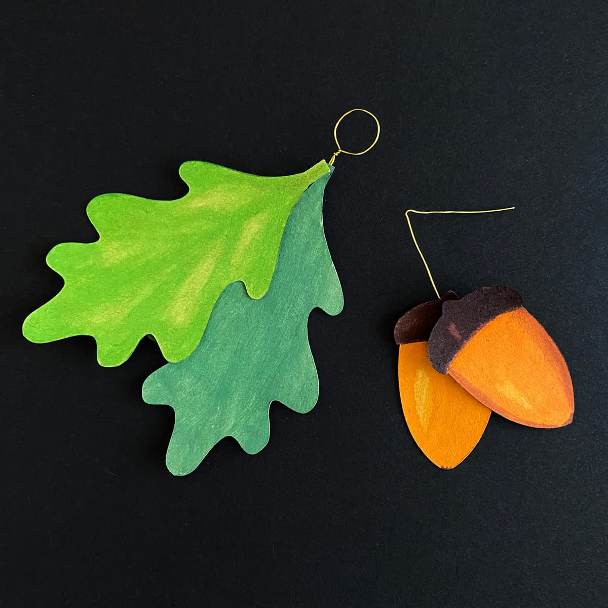 paper oak leaves and acorns