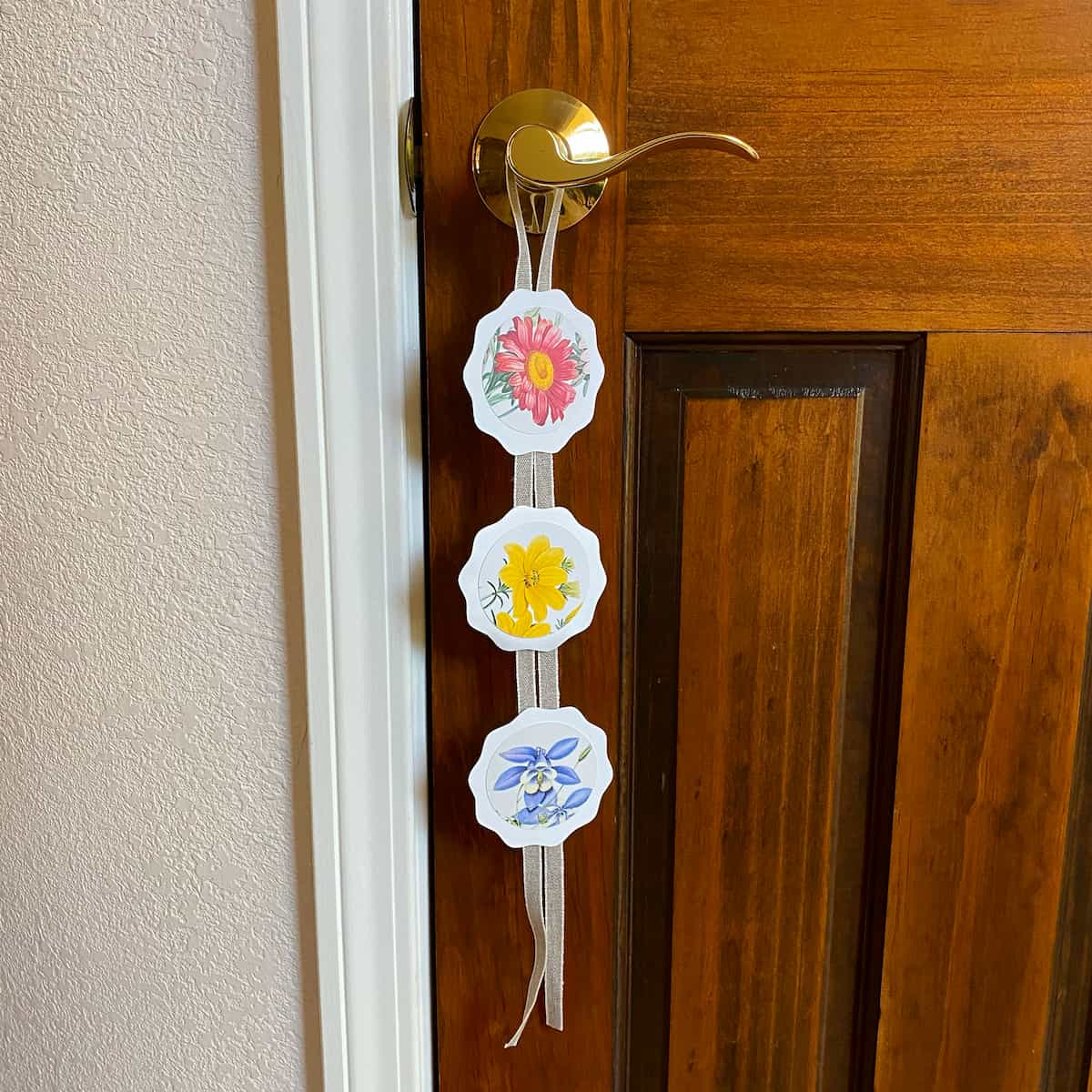 Vintage Botanical Medallion Garland Cakewalk for Mozaic Studio