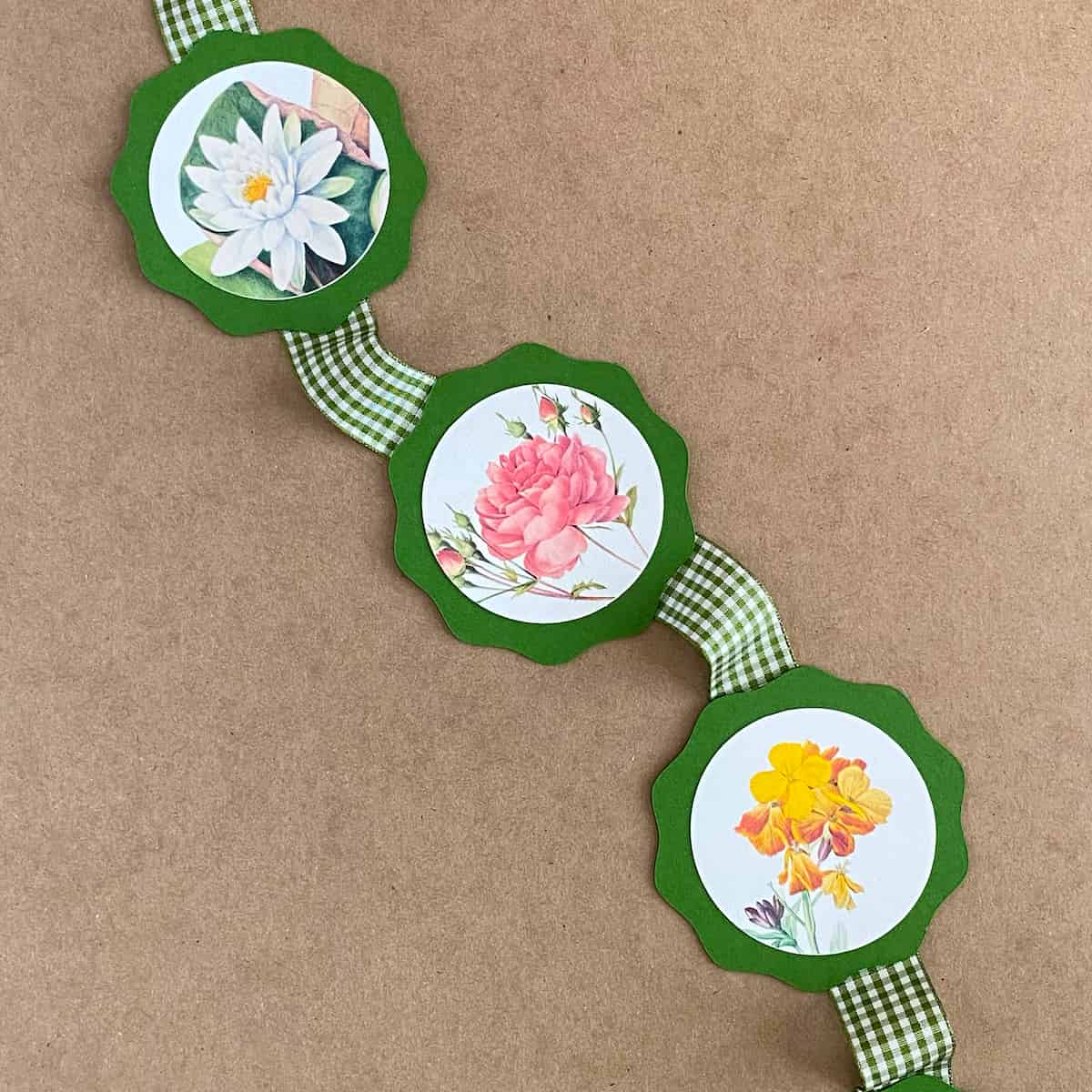 Vintage Botanical Medallion Garland Cakewalk for Mozaic Studio